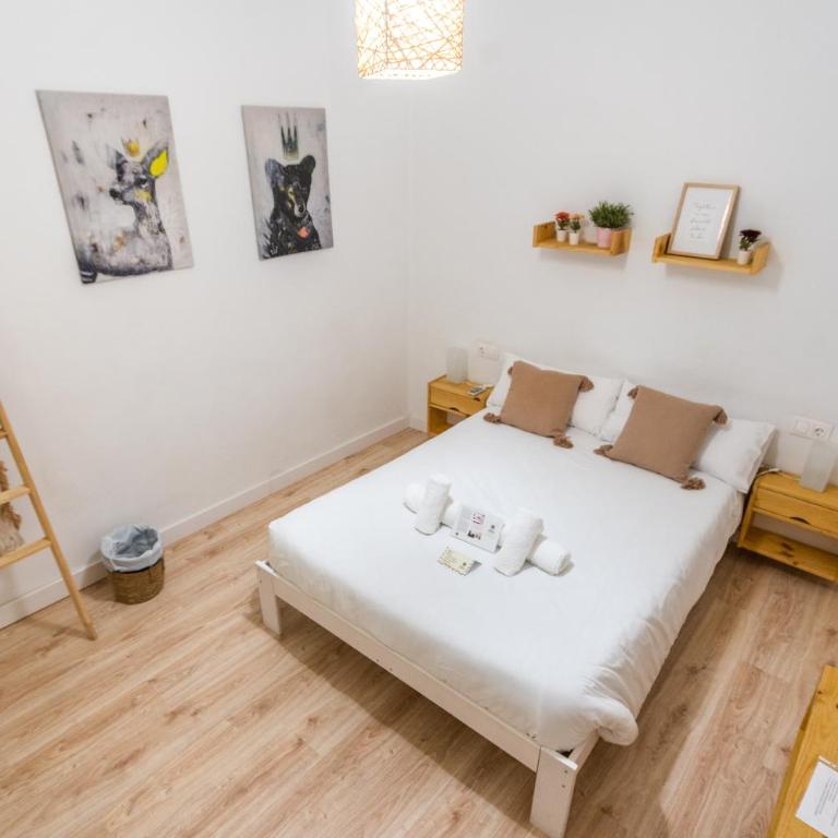 Casa de la Alegría - Budget Double Room with Shared Bathroom - 3