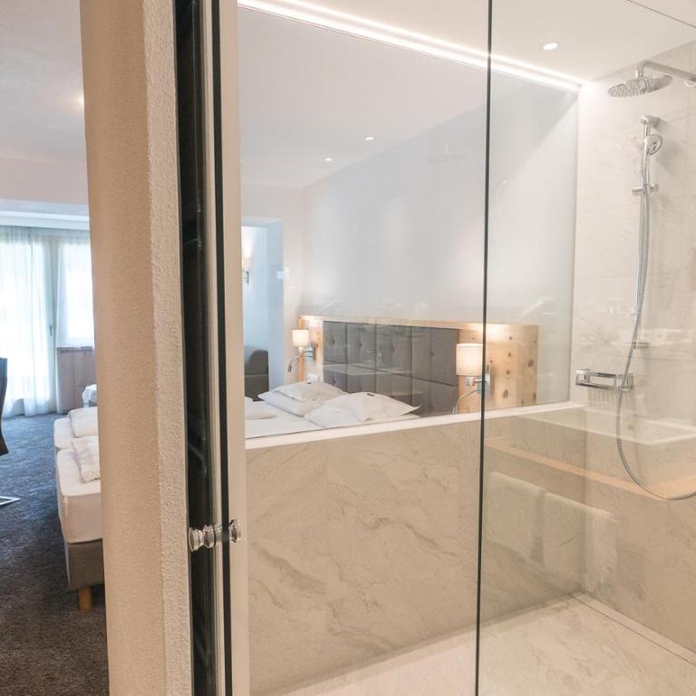 Superior Wellnesshotel Mein Almhof 4 S - Großes Doppelzimmer - 1