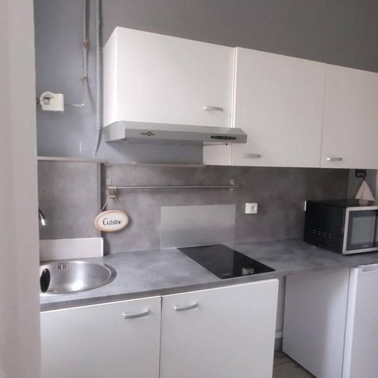 Studio proche gare de Toulon - Apartamento de 1 dormitorio - 2