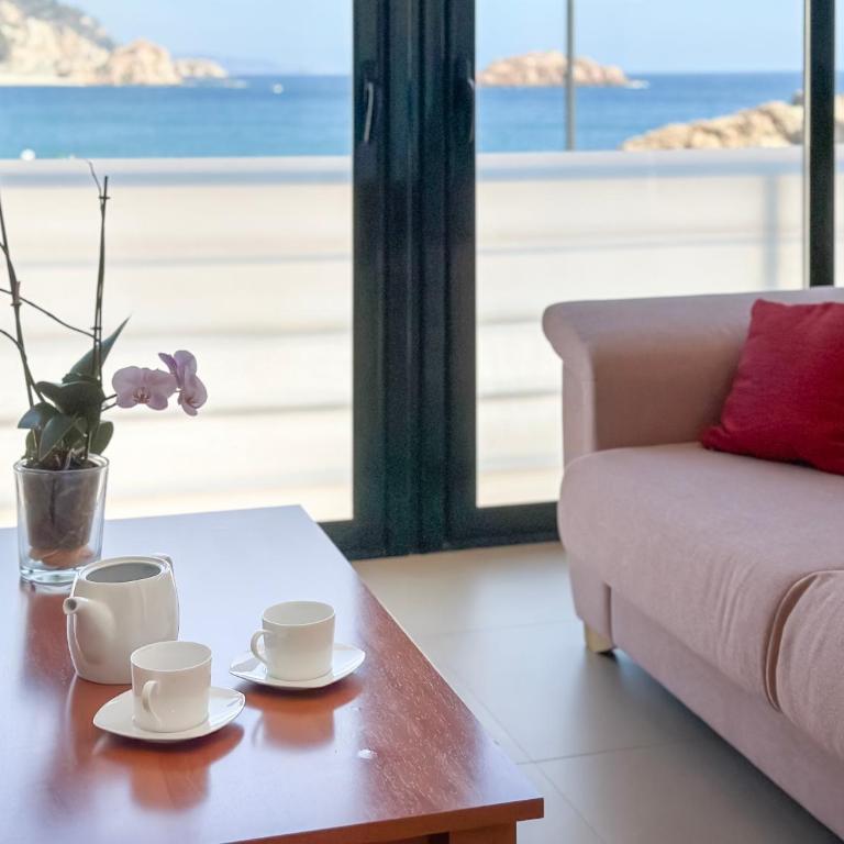 Lets Holidays AMAZING APARTMENT SEA VIEWS IN TOSSA - Apartamento de 1 dormitorio - 2
