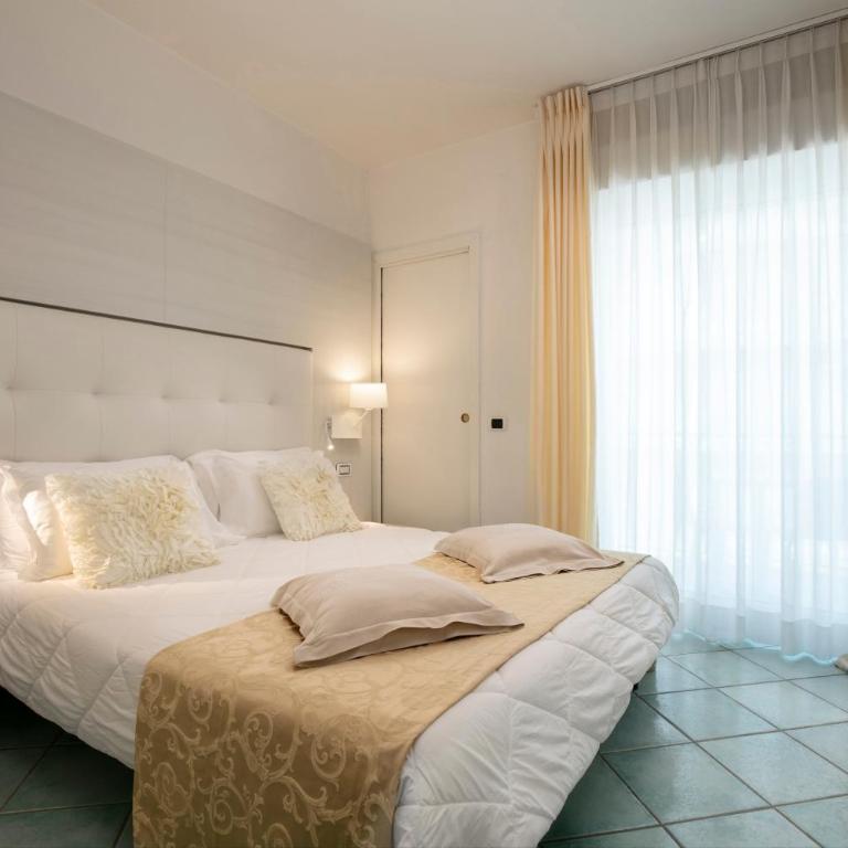 Hotel Ca' Bianca - Camera Matrimoniale/Doppia con Letti Singoli con Vista Mare Parziale - 13