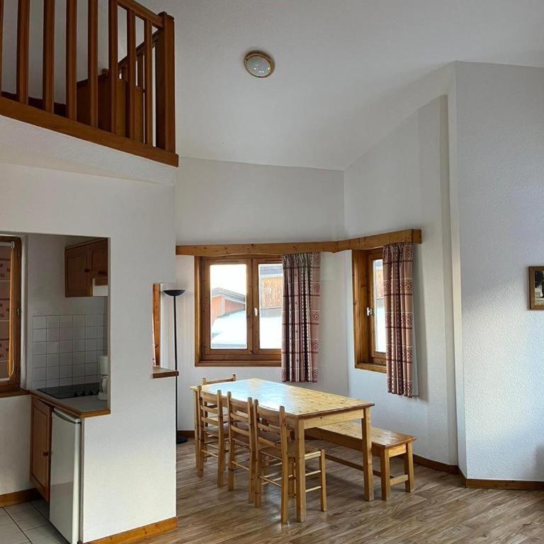 La Tania La Saboia sleep 8 private Sauna lounge dining 2 bathrooms kitchen 2 balconies ski in out - Apartamento de 2 dormitorios - 4