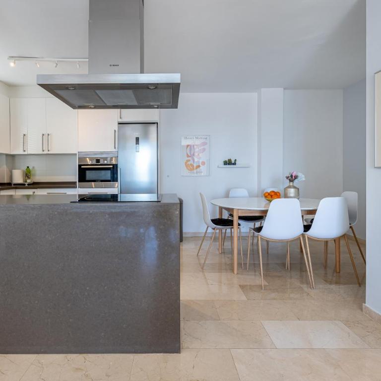 2 bedroom with sea and mountain views, pool - Apartamento de 2 dormitorios - 16