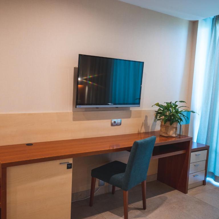 Hotel Deloix 4* Sup - Habitación Doble con 2 camas (2 adultos + 1 niño) - 1