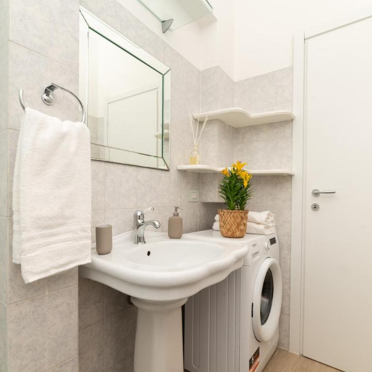 GuestHost - Historical Centre Olive Apartment - One-Bedroom Apartment - 7