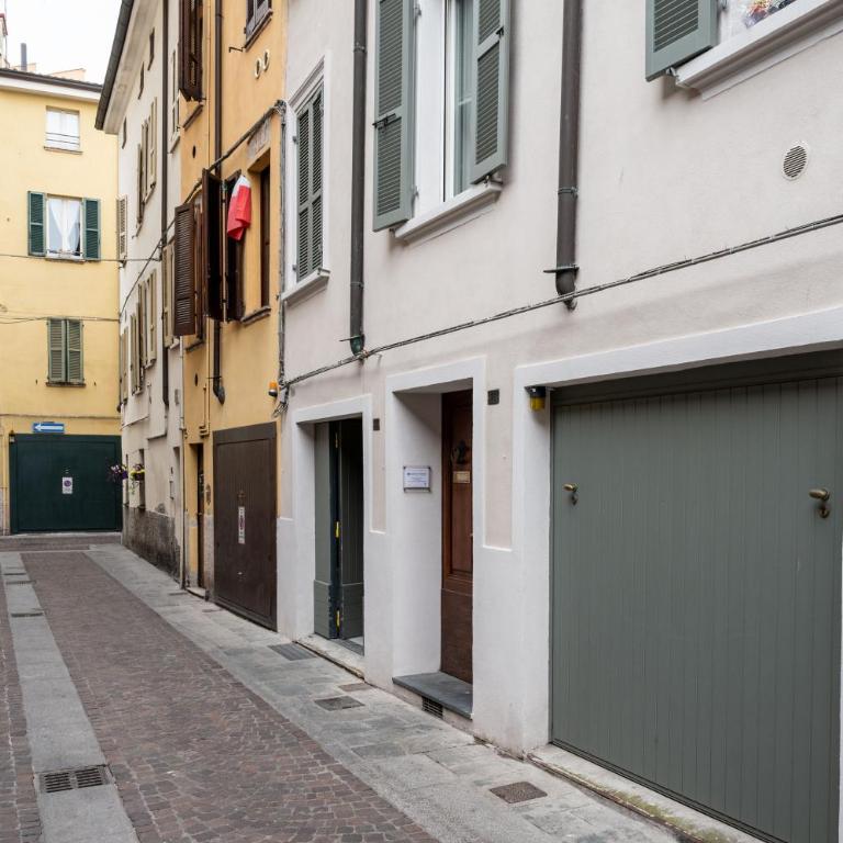 GuestHost - Historical Centre Olive Apartment - One-Bedroom Apartment - 13
