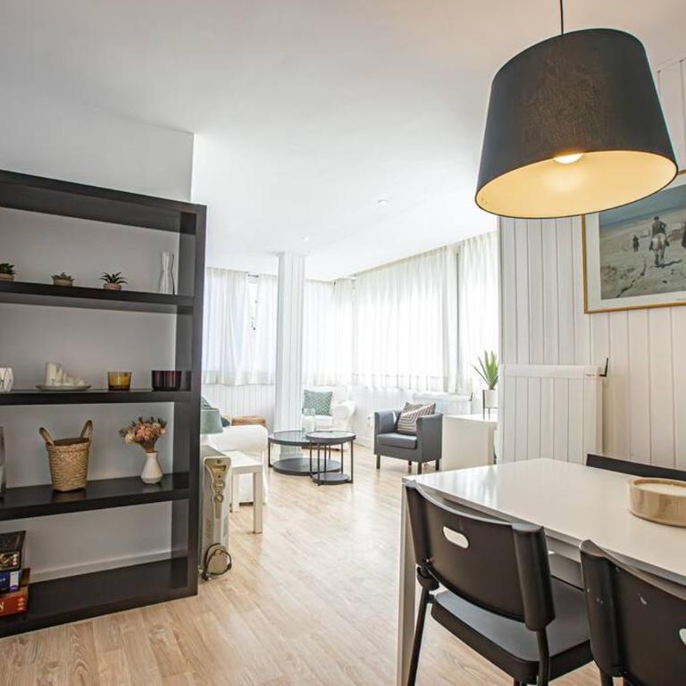 Holidays Edel 2 Apartamentos 4 personas 2 dormitorios y Parking - Apartamento de 2 dormitorios - 4