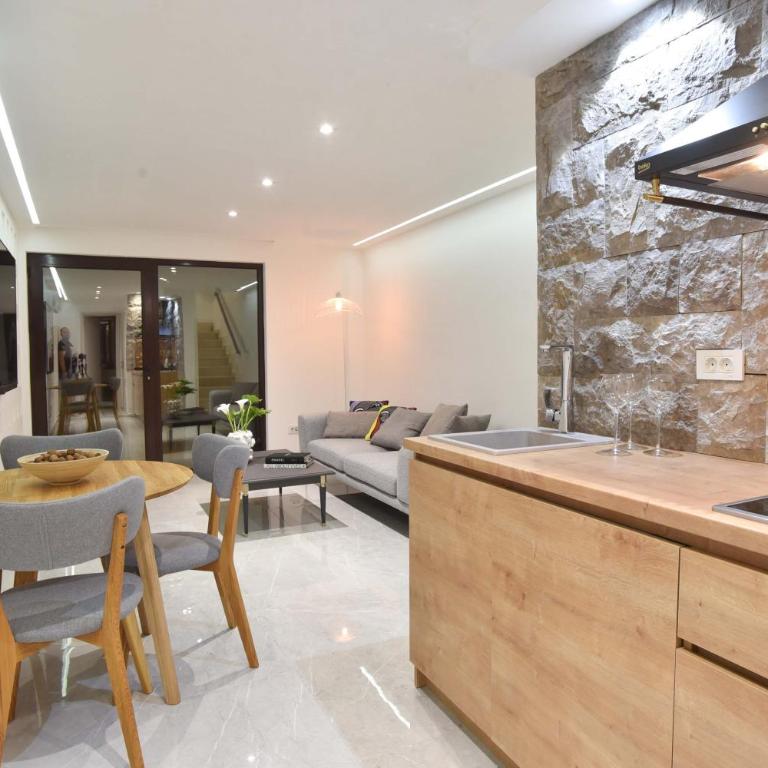 Misisuone Apartments Budva - Deluks Dvokrevetni Studio sa Bračnim Krevetom - 2