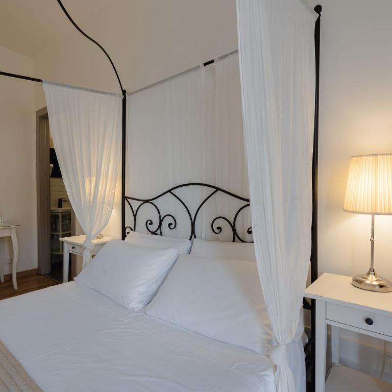 B&B Elegance - Camera Matrimoniale con Bagno Privato - 31