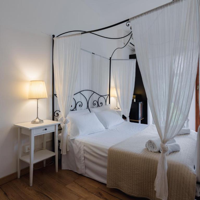 B&B Elegance - Camera Matrimoniale con Bagno Privato - 21