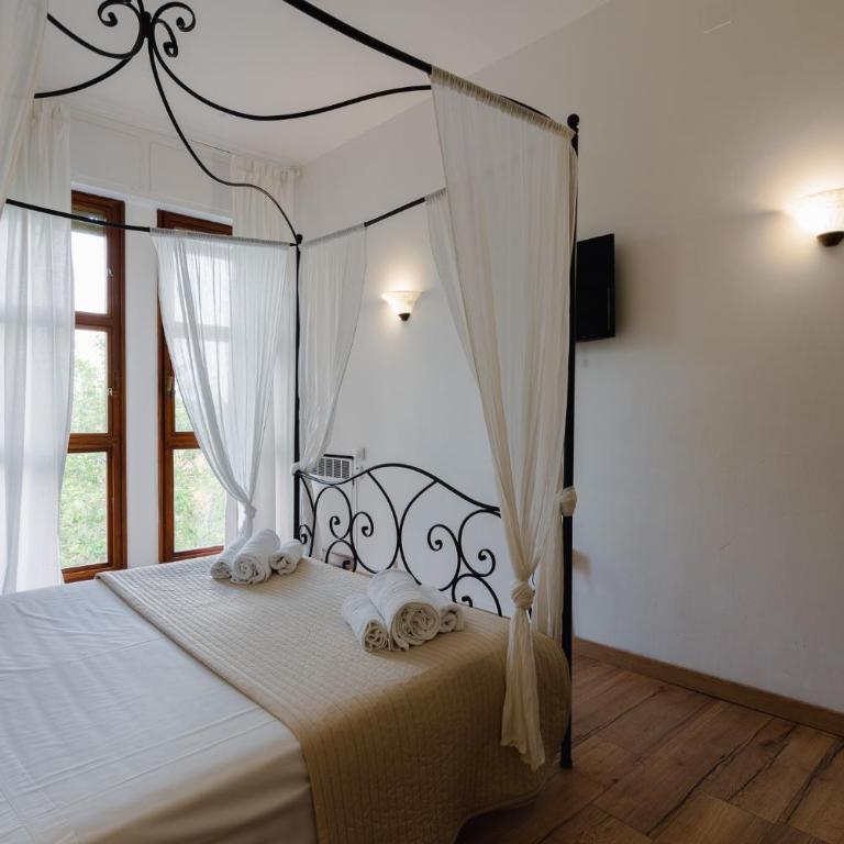 B&B Elegance - Camera Matrimoniale con Bagno Privato - 23