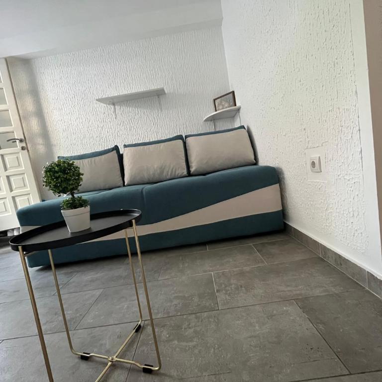 Akacia Apartments - Apartment with Balcony - 6