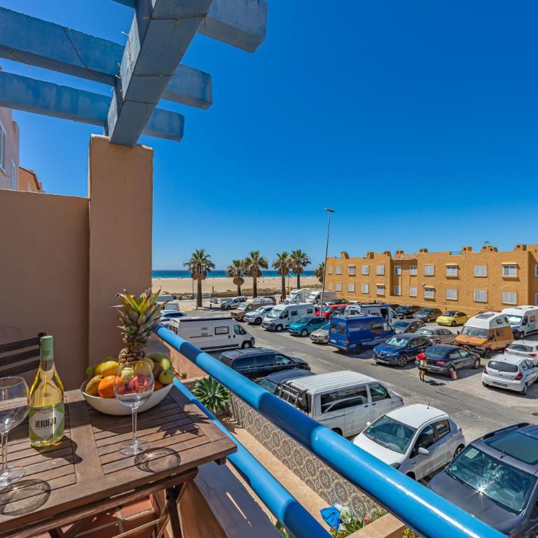 Beachfront, pool, terrace & WIFI - Apartamento de 2 dormitorios - 26