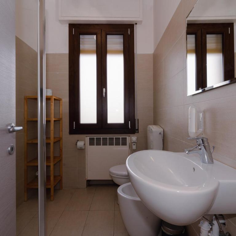 B&B Elegance - Camera Tripla con Bagno Privato - 18