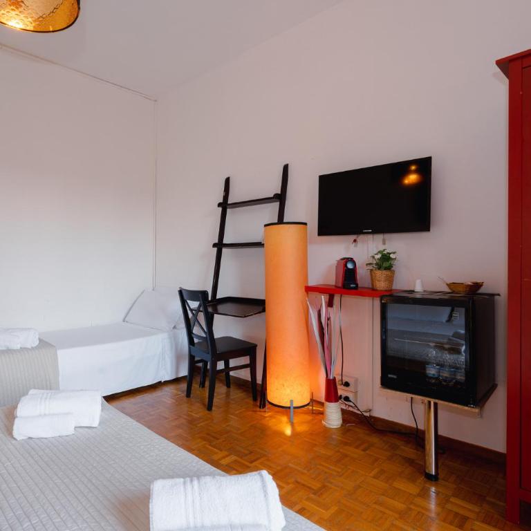 B&B Elegance - Camera Tripla con Bagno Privato - 14