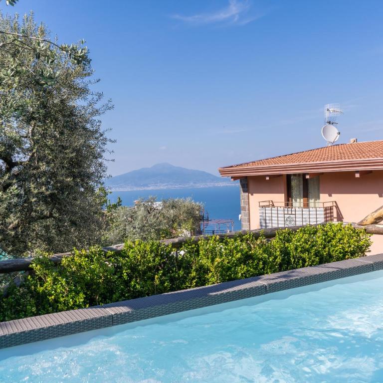 VILLA CARUSO PRIVATE HEATED POOL & SEA VIEW - Three-Bedroom Villa - 3