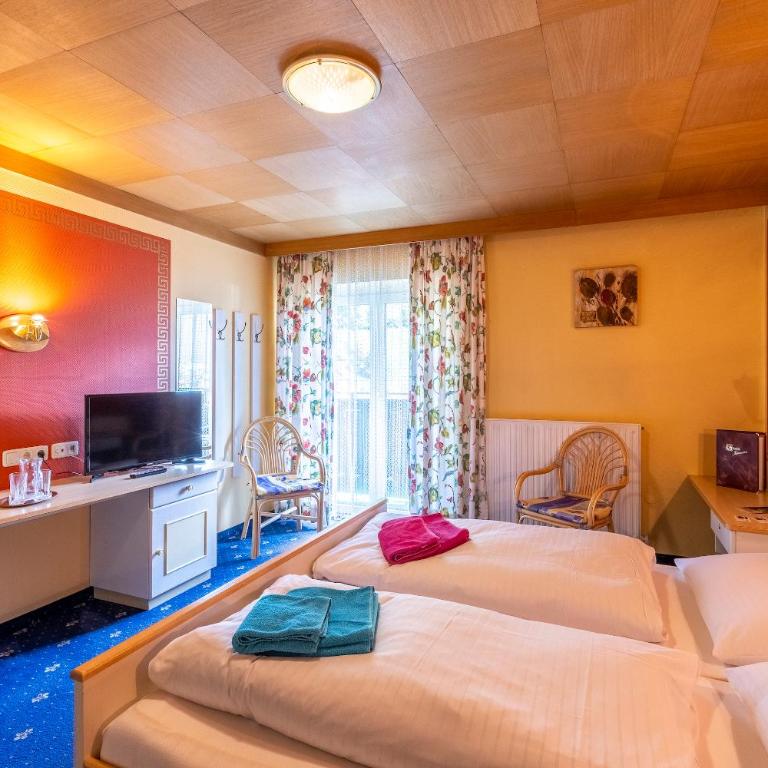 Landhaus MONTANA - Doppelzimmer mit Balkon - 24