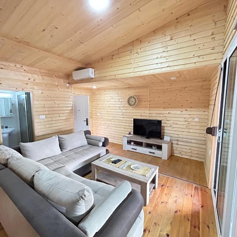 Speakeasy Lux 3 - 4 - Two-Bedroom House - 1