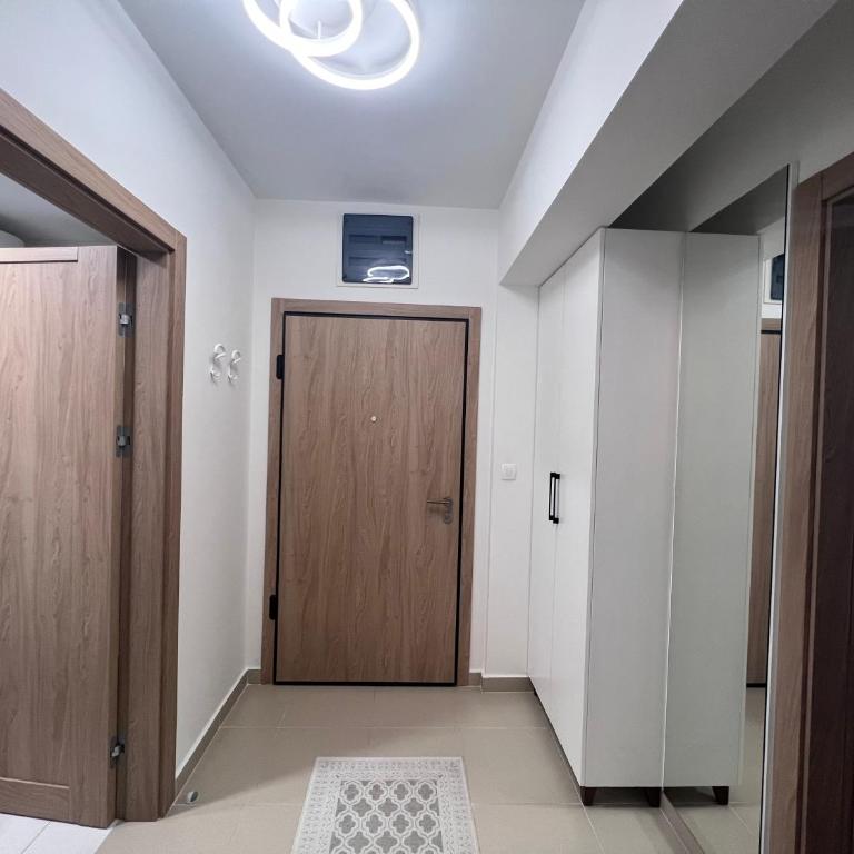 White Homes 1BR/APT•Master Quart - One-Bedroom Apartment with Balcony - 3