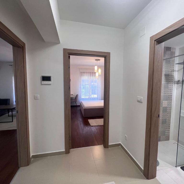 White Homes 1BR/APT•Master Quart - One-Bedroom Apartment with Balcony - 4