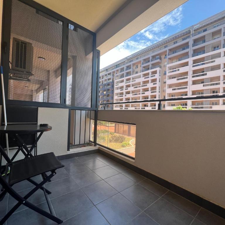 White Homes 1BR/APT•Master Quart - One-Bedroom Apartment with Balcony - 5