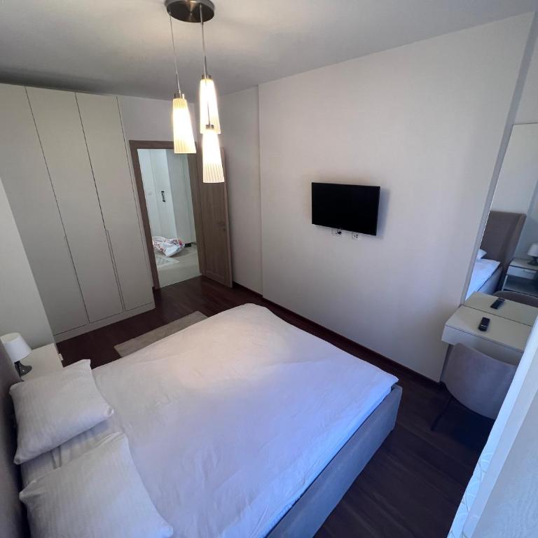 White Homes 1BR/APT•Master Quart - One-Bedroom Apartment with Balcony - 15