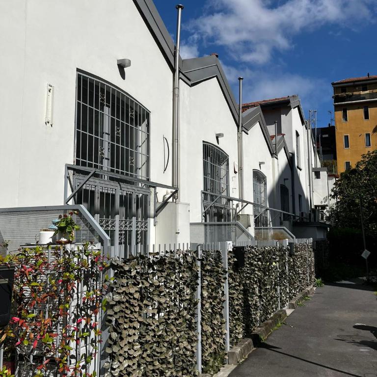 YR Apartments Bocconi- Modern Loft, 3 Min Walk to Duomo Tram - One-Bedroom House - 42