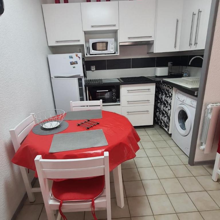 JOLI T2 DANS UN ECRIN DE VERDURE n 2 - Appartement 1 Chambre - 1
