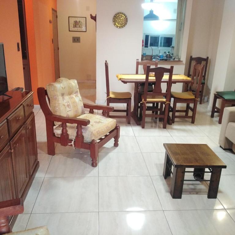 Amplio departamento en Nueva Cordoba - Bv Chacabuco - Apartamento con balcón - 17