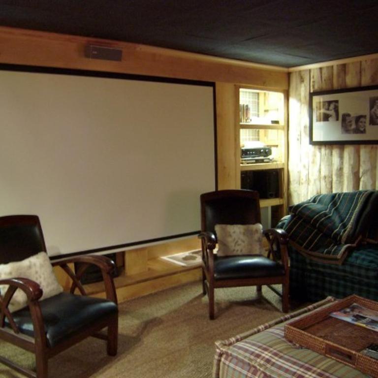 Chalet bois 9 pers, Grand confort, près pistes et commerces, Wi-Fi, Equipé, Parking, Non fumeur - FR-1-733-18 - Chalet - 3
