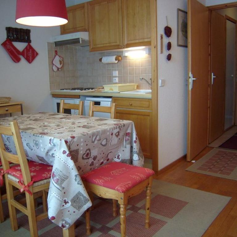 Appartement pour 4 personnes à Crest-Voland, proche des pistes et commerces, avec parking et balcon exposé sud - FR-1-733-35 - Apartment - 2