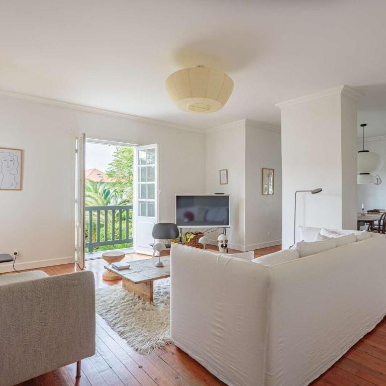 Spacieux appart 3* à Biarritz, proche commerces, plage et centre, avec wifi et balcon - FR-1-3-589 - Appartement - 3