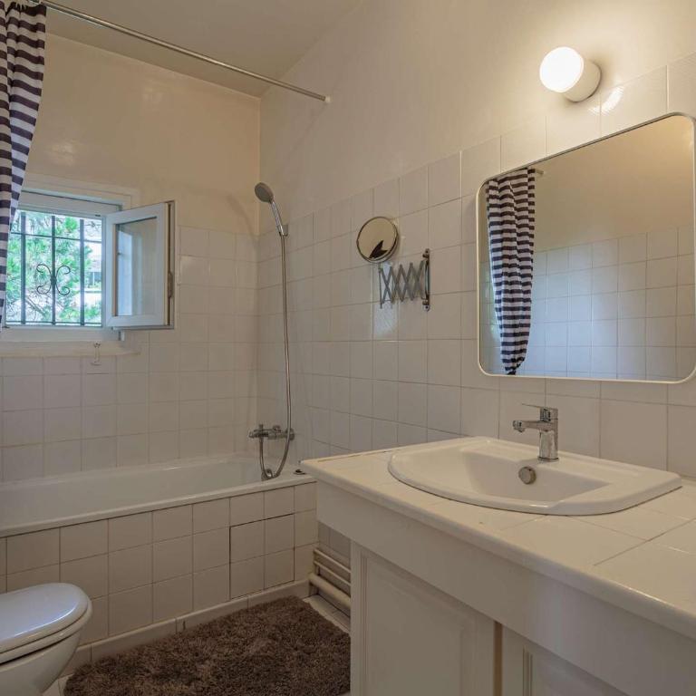 Spacieux appart 3* à Biarritz, proche commerces, plage et centre, avec wifi et balcon - FR-1-3-589 - Appartement - 14