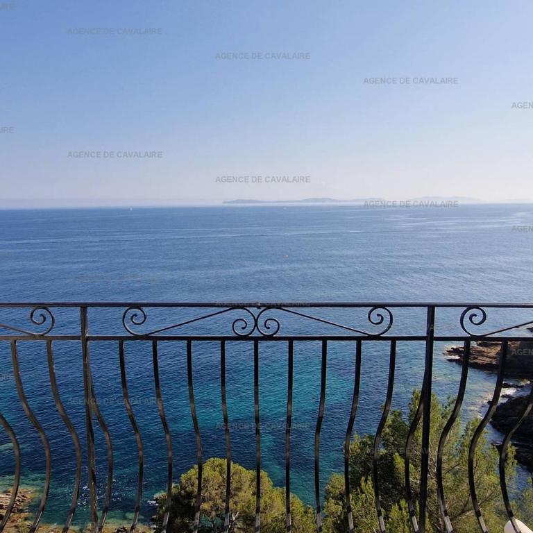 Appartement rénové 2 chambres avec clim, wifi, et parking à Cavalaire-sur-Mer - FR-1-100-308 - Appartement - 2