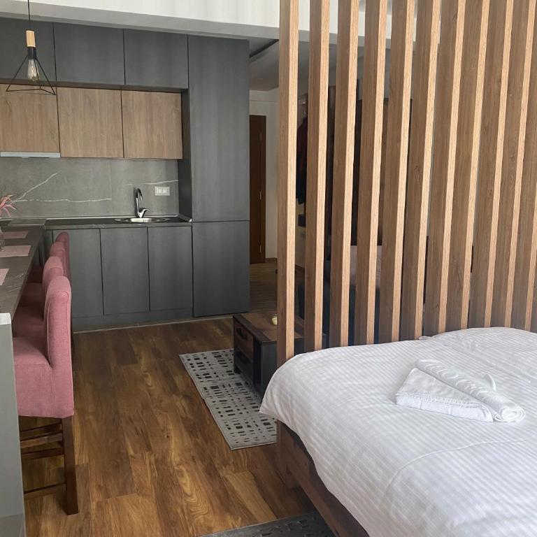VortexLux - Apartment with Balcony - 5