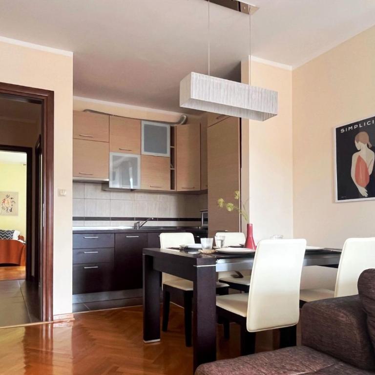 Lana apartment Petrovac - Three-Bedroom Apartment - 1