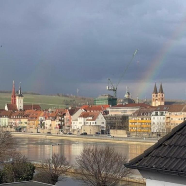 Wunderschöne Stadtwohnung - Apartment mit 2 Schlafzimmern - 1