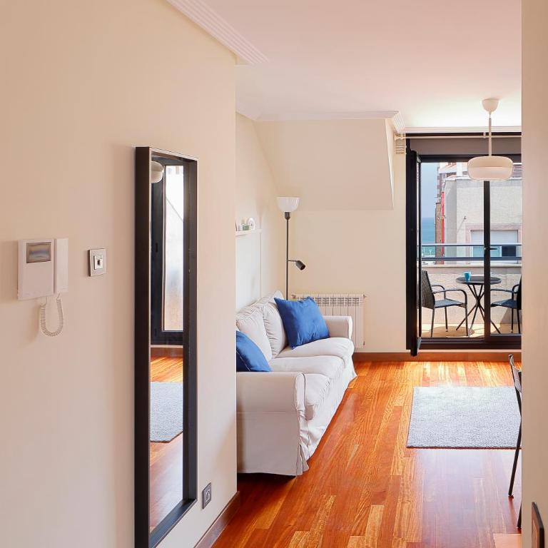 Ático con terraza, vistas al mar y parking en playa de S Lorenzo - Apartamento de 1 dormitorio - 6
