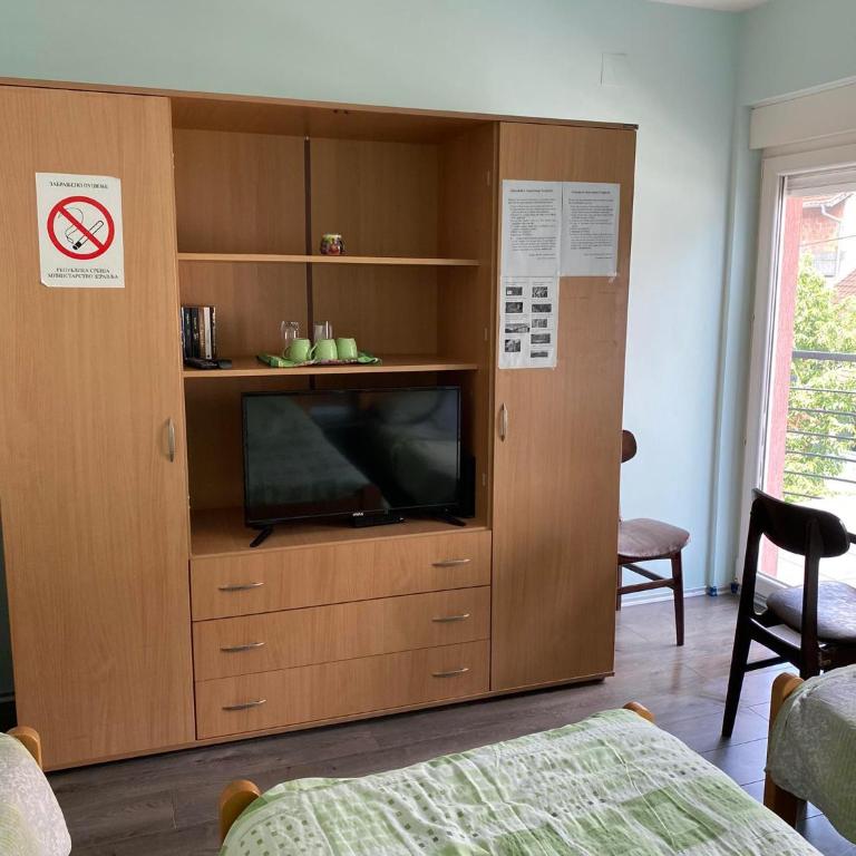 Guest House Trajkovic Jagodina - Trokrevetna Soba sa Zajedničkim Kupatilom - 12