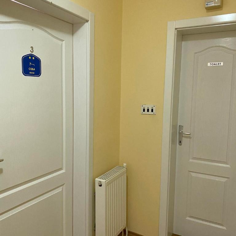 Guest House Trajkovic Jagodina - Trokrevetna Soba sa Zajedničkim Kupatilom - 4