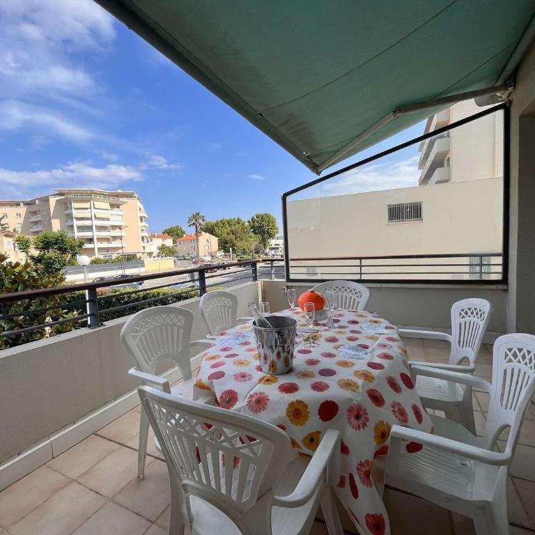 Appartement Lumineux à 1,5 km de la Plage avec 2 Terrasses - Fréjus - FR-1-226A-159 - Apartment - 18