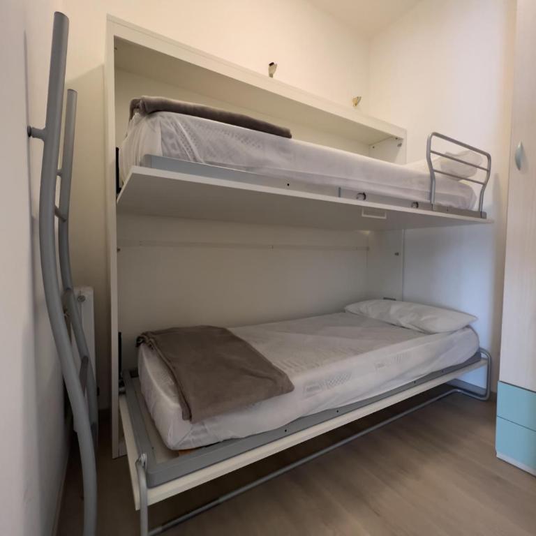 Appartamenti Villa Paola-Pochi passi dal mare-Zona piazza Aurora-Lido di Jesolo - Appartamento - Piano Terra - 10