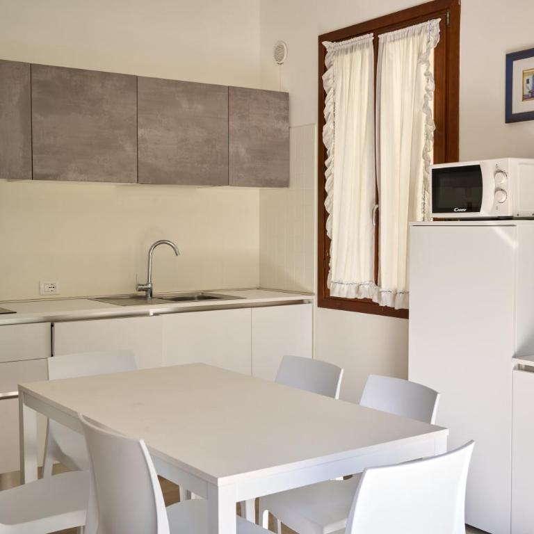 Appartamenti Villa Paola-Pochi passi dal mare-Zona piazza Aurora-Lido di Jesolo - Appartamento - Piano Terra - 12