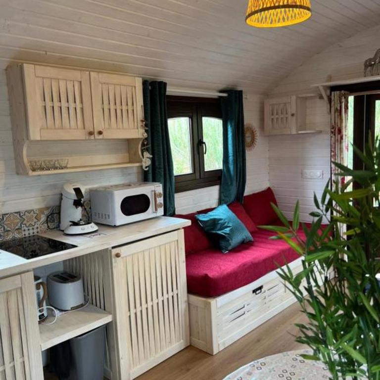 La Roulotte du Mas - One-Bedroom House - 9