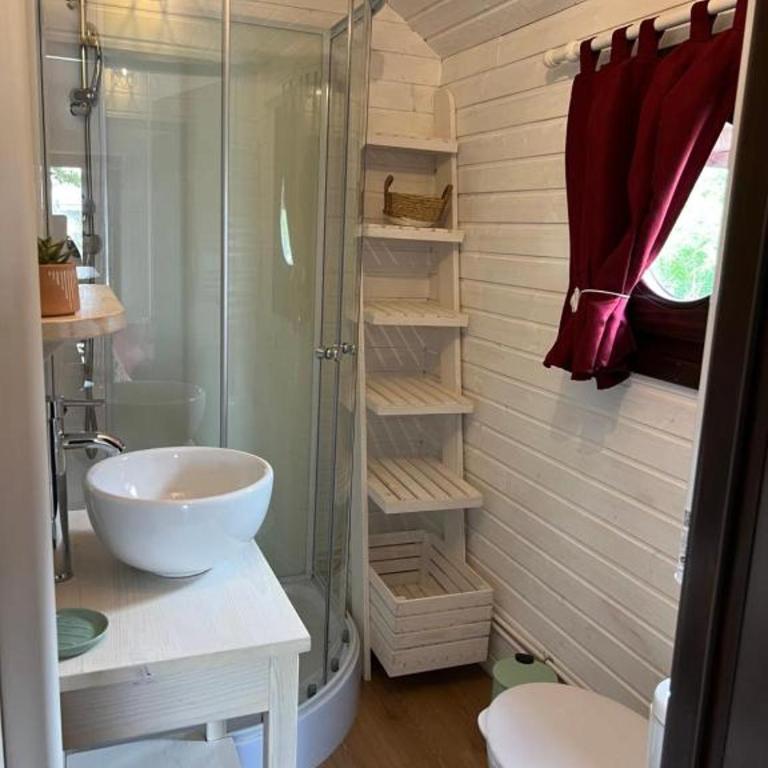 La Roulotte du Mas - One-Bedroom House - 10