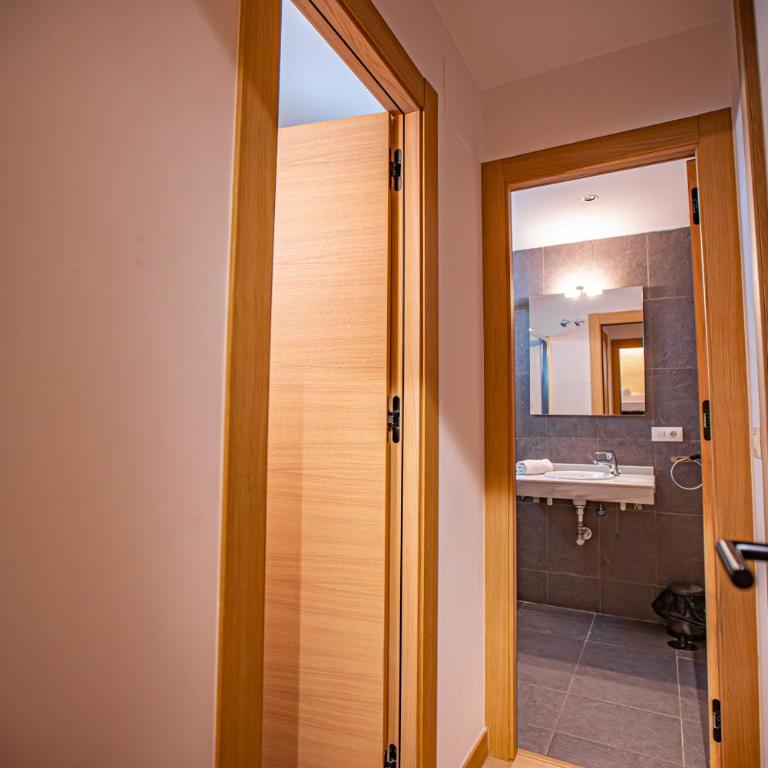 Holidays, Edificio Serraneu, Sierra Nevada 4 personas y Parking - Apartamento de 2 dormitorios - 36