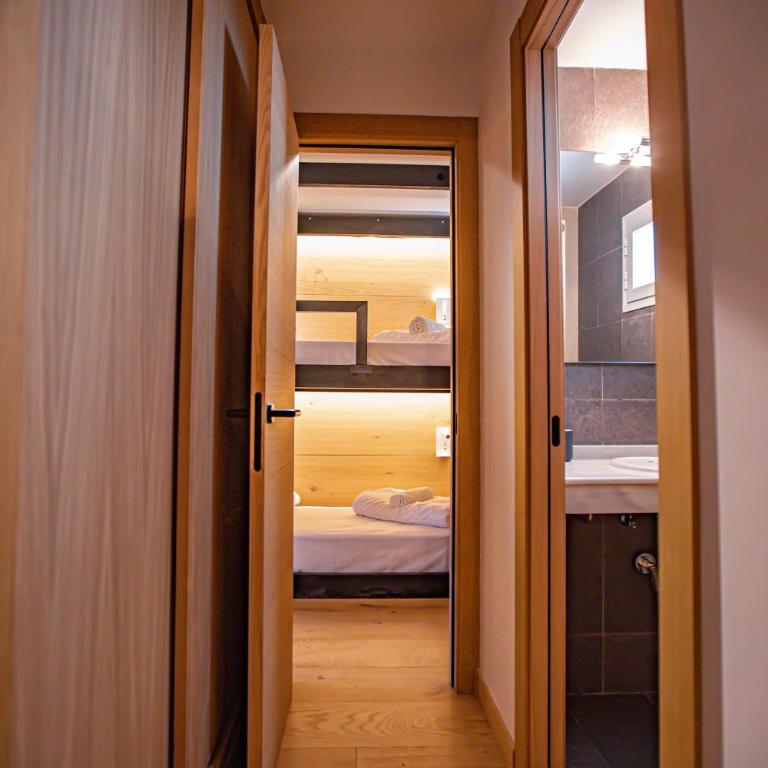 Holidays, Edificio Serraneu, Sierra Nevada 4 personas y Parking - Apartamento de 2 dormitorios - 35