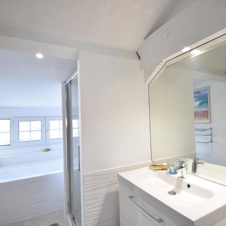 Embruns - Location vacances capbreton superbe villa avec jardin et piscine chauffée - Maison 4 Chambres - 17