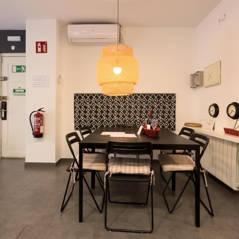 AinB Barcelona Sants Apartments - Two-Bedroom Apartment - 3