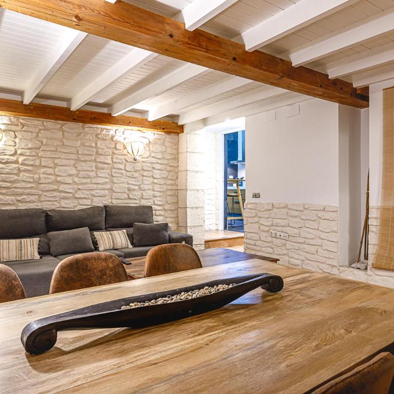 Exotic Little Palace City Center - Three-Bedroom Apartment - 14